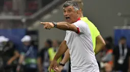 Jose Luis Mendilibar mulai menukangi Sevilla sejak tengah musim 2022/2023 setelah sempat berstatus tanpa klub usai meninggalkan Alaves pada April 2022. Mengawali musim 2023/2024, Sevilla berada di posisi ke-14 klasemen La Liga pada awal Oktober 2023. Jose Luis Mendilibar akhirnya dipecat pada 8 Oktober 2023 dan menjadi pelatih kedua La Liga yang dipecat pada musim 2023/2024. (AFP/Louisa Gouliamaki)