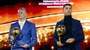 Ronaldo juga membawa pulang penghargaan Pemain Favorit Penggemar. Dia mengalahkan Jude Bellingham, Lionel Messi, Neymar dan Mohamed Salah untuk meraih penghargaan tersebut. (Fabio Ferrari/LaPresse via AP)