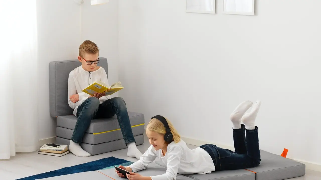 Sambut Hari Anak Nasional dengan wujudkan kegiatan belajar dan bermain di rumah yang lebih seru untuk meningkatkan Mood Anak dengan 3 tips ini.