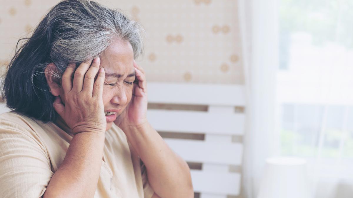 Kebiasaan Sepele Ini Diam-Diam Bisa Picu Demensia, Banyak yang Masih Melakukannya