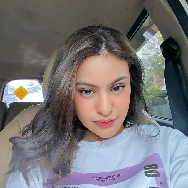 6 Potret Andira Kekasih Bisma Karisma dengan Berbagai Warna Rambut, Curi Perhatian