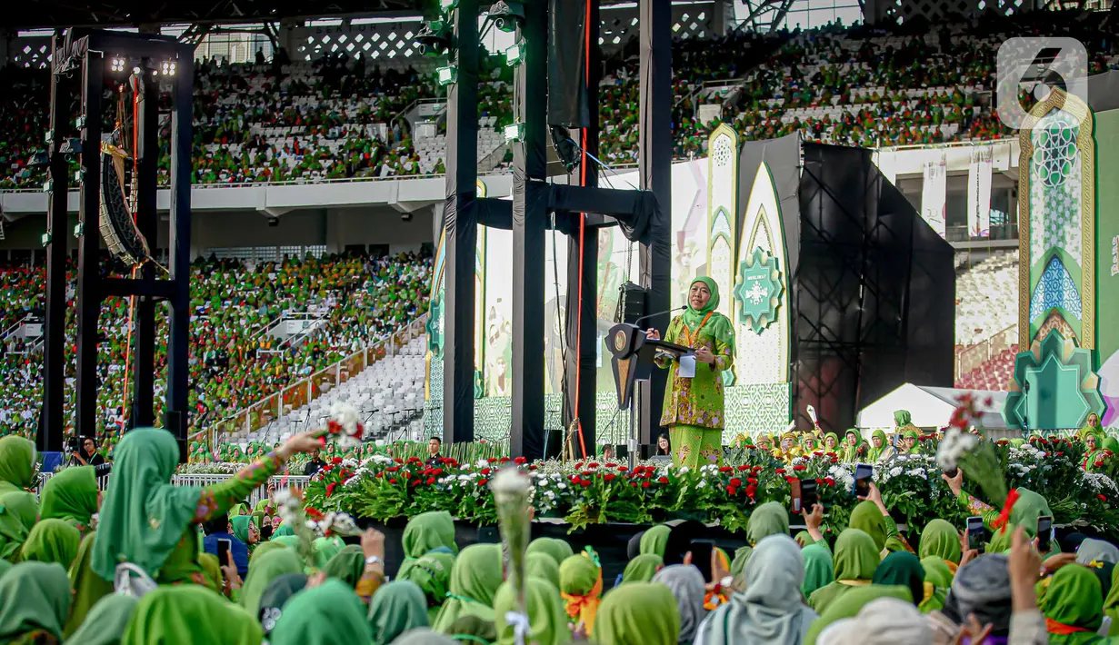 "Kepada warga DKI Jakarta, pengguna jalan kami memohon maaf jika perjalanan panjenengan semua sedikit tersendat dan membuat kurang nyaman," kata Khofifah dalam keterangan tertulis, dikutip Sabtu. (Liputan6.com/Faizal Fanani)