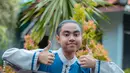 Anak bungsu dari empat bersaudara itu selalu penuh percara diri saat tampil di atas panggung. Namun tak hanya pada saat itu, penampilan dan gayanya tetap memukau meski berada di luar panggung. Eby aktif membagikan aktivitasnya di media sosial Instagram. Apalagi setelah menjadi runner up DA5, unggahannya pasti ditunggu oleh penggemar. (Liputan6.com/IG/@da5_ebyrizta14)