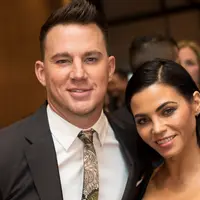 "Cinta adalah perjalanan indah yang membuat kami berbeda tujuan untuk saat ini." (Life & Style)