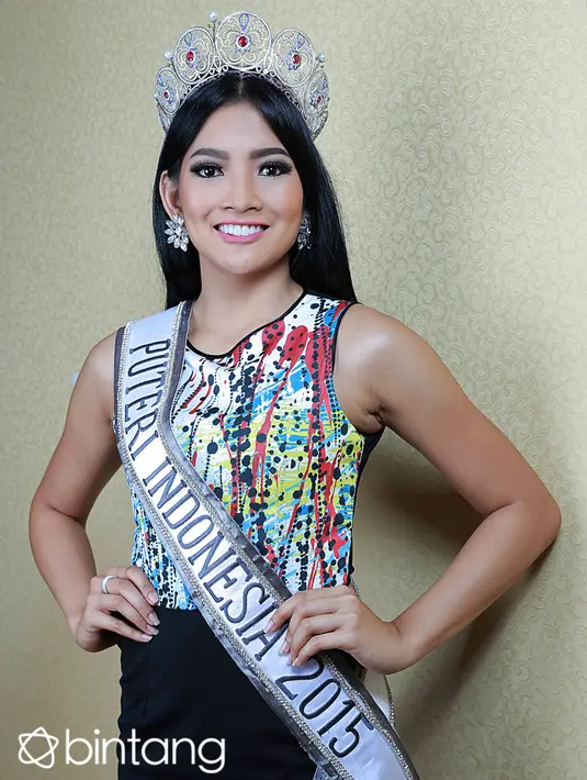 “Aku menjelaskan ke papa bahwa ini adalah satu batu loncatan aku buat ke depannya.” ujar Anindya. “Jadi mungkin kayak beberapa kali, dua tiga kali, ngobrol dengan papa, alhamdulilah papa mau ngerti” jelasnya kemudian. (Galih W. Satria/Bintang.com)