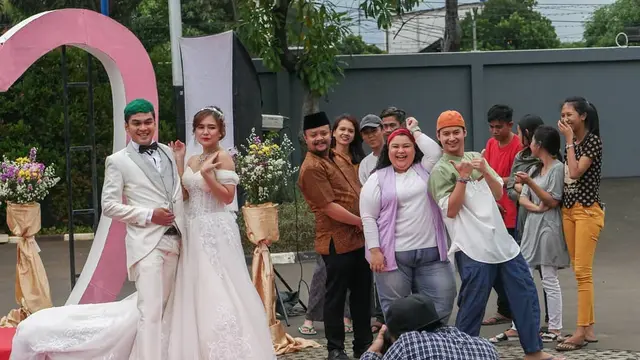 Potret Kompak Pemain Sinetron Insya Allah Surga Tingkat 2 di Balik Layar