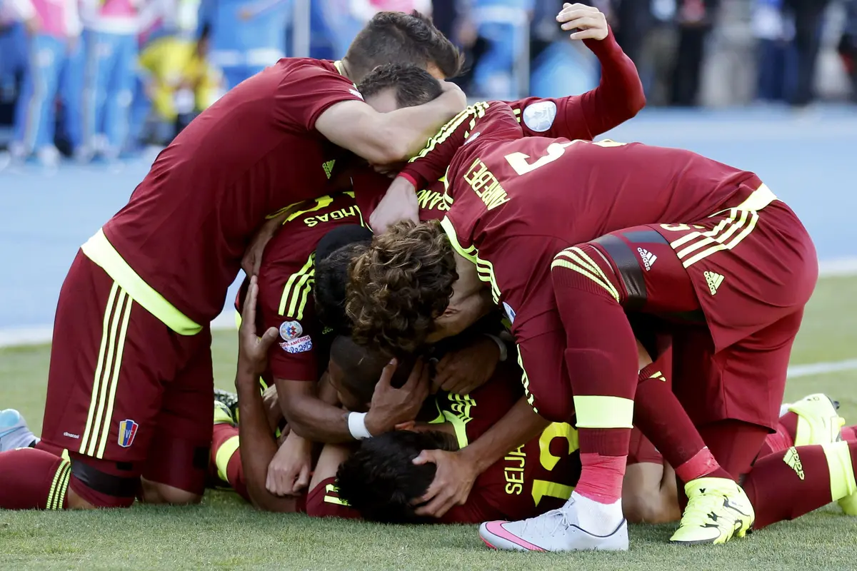 Venezuela Permalukan Kolombia Lewat Gol Rondon