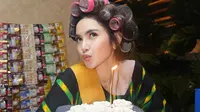7 Potret Mahalini Pakai Daster saat Perayaan Ultah, Tampil Kocak tapi Tetap Memikat