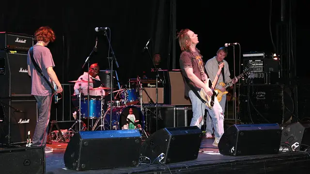 041866800_1748260686-Soul_Asylum_3.jpg