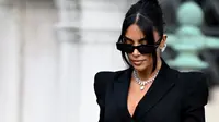 Gaya Couple Kim Kardashian dan Lewis Hamilton di Super Bowl 2026, Akhirnya Go Public
