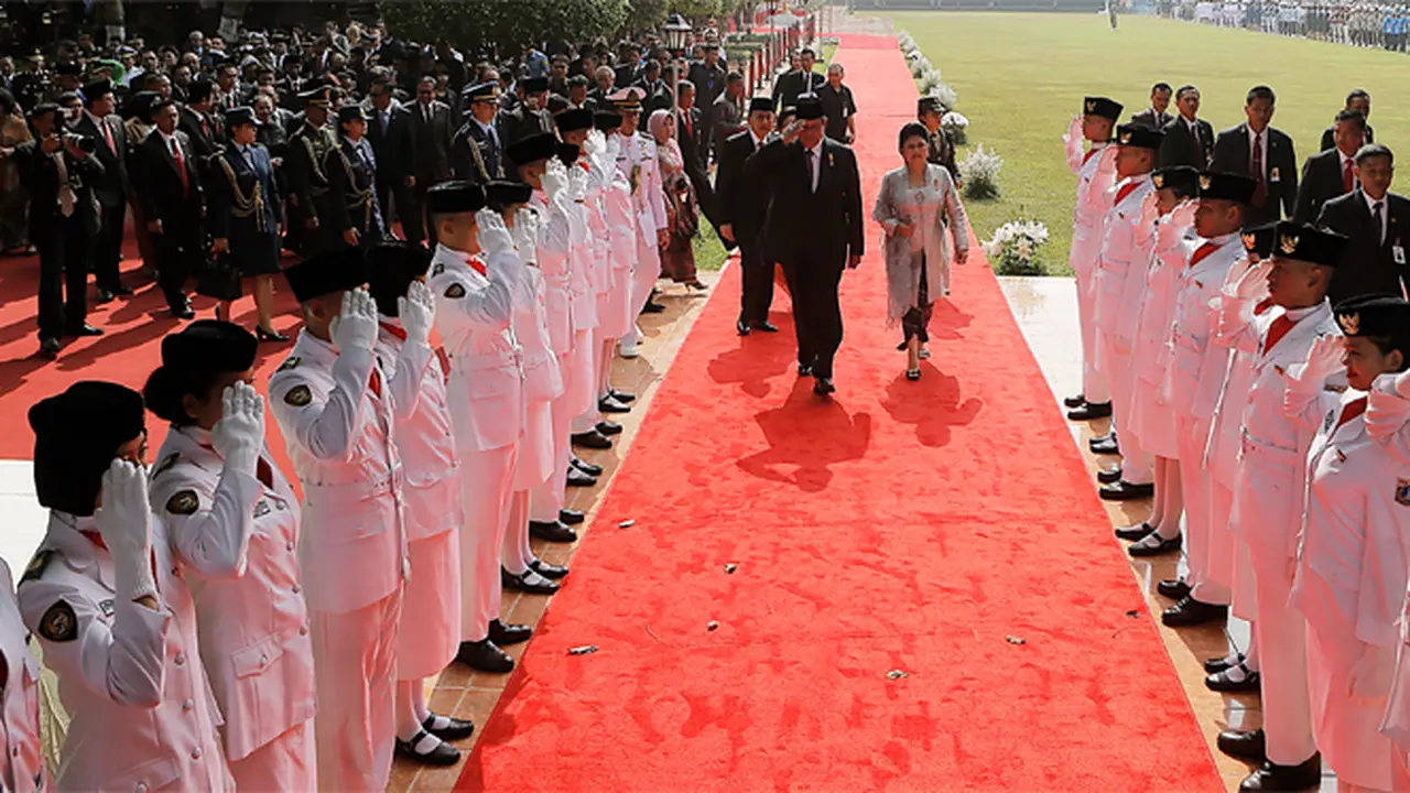 sby-terima-pancasila-5-1301001b.jpg