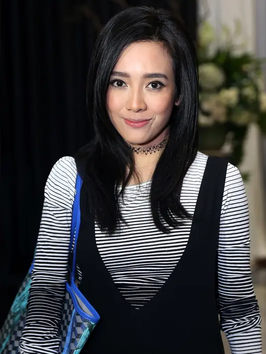 Mantan personel trio Kwek-Kwek itu nonton konser '30th Anniversary Concert Kerinduan Sheila Majid' tanpa didampingi suaminya, Ariel Nidji. (Andy Masela/Bintang.com)