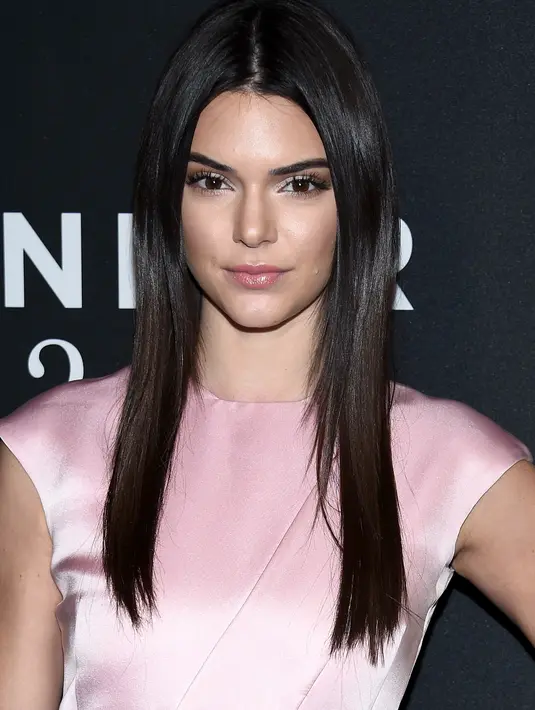 Harry Styles dan Kendall Jenner menyempatkan liburan bersama di Pulau St.Barts, Amerika Utara. (AFP/Bintang.com)