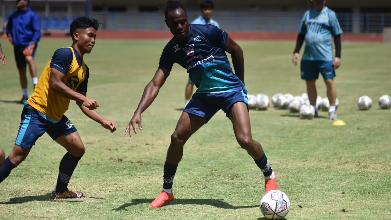 Bek Persib, Victor Igbonefo
