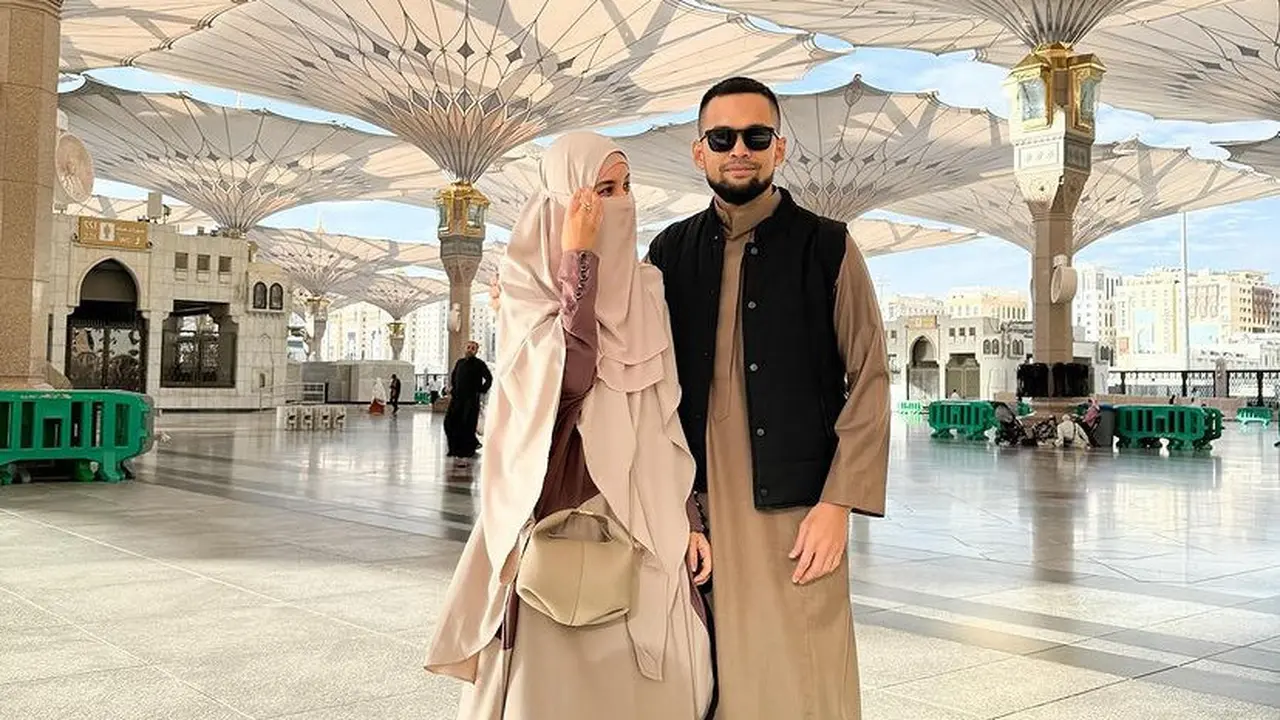 Adu Gaya Artis hingga Influencer saat Ibadah Umroh di Penghujung Tahun 2023