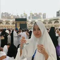 Marcella mengungkap rasa syukur karena bisa menyambangi tanah paling berkah di muka bumi tersebut