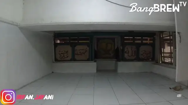 8 Potret Perkampungan di Bawah Jalanan Jakarta, Ada Sekolah hingga Studio Band