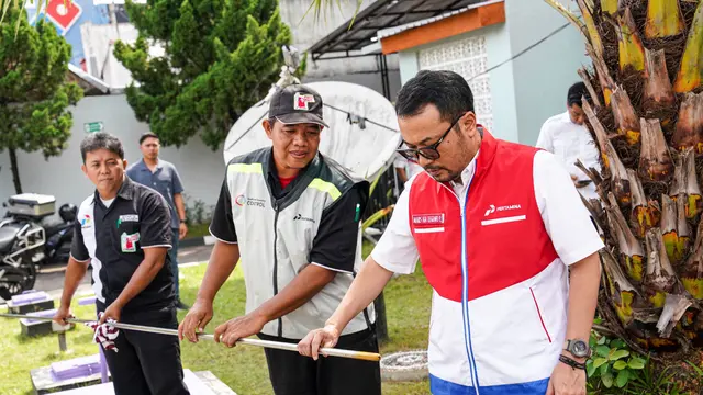 Direktur Utama PT Pertamina Patra Niaga, Mars Ega Legowo Putra, meninjau langsung sejumlah Stasiun Pengisian Bahan Bakar Umum (SPBU) di Yogyakarta. (Foto: Pertamina)