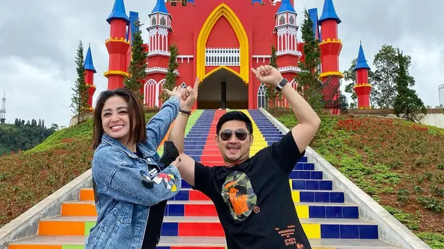 Proses cerai, ini potret kenangan Angga Wijaya dan Dewi Perssik saat masih mesra (Foto: Instagram @anggawijaya88)