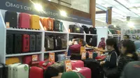 Berbagai koper berkualitas dijual dengan harga miring di Kompas Travel Fair 2014