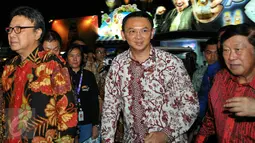 Gubernur DKI Jakarta, Basuki Tjahaja Purnama (tengah) saat tiba di acara Pembukaan Jakarta Fair 2016, Jakarta, Jumat (10/6/2016). Ajang arena dan hiburan Jakarta Fair 2016 akan berlangsung selama 38 hari kedepan. (Liputan6.com/Yoppy Renato)