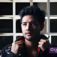 Ammar Zoni reborn. Kini ia telah kembali membintangi sinetroan Anak Langit. (Foto: Adrian Putra, DI: Muhammad Iqbal Nurfajri/Bintang.com)