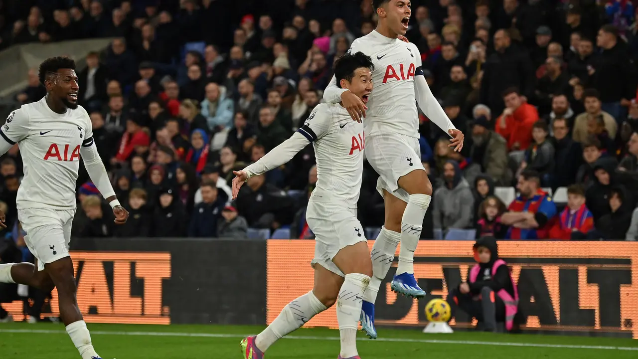 Selebrasi pemain Tottenham saat mengalahkan Crystal Palace