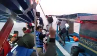 Cuaca Jadi Tantangan Evakuasi 26 Penumpang Kapal di Pulau Lancang