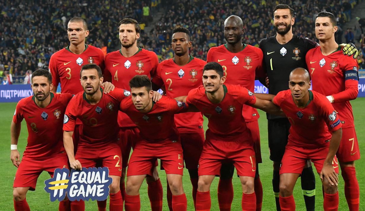 Alasan kedua adalah Timnas Portugal memiliki skuat yang paling lengkap di berbagai lini. Banyaknya pemain yang mumpuni akan membuat pelatih Fernando Santos lebih fleksibel dalam membuat taktik pertandingan. (Foto: AFP/Genya Savilov)