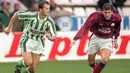 Bakat Zinedine Zidane dilihat oleh pemandu bakat dari Bourdeaux, yang akhirnya memboyong pria kelahiran Marseille itu dengan mahar 4,9 juta poundsterling pada tahun 1992. (AFP/Olivier Morin)