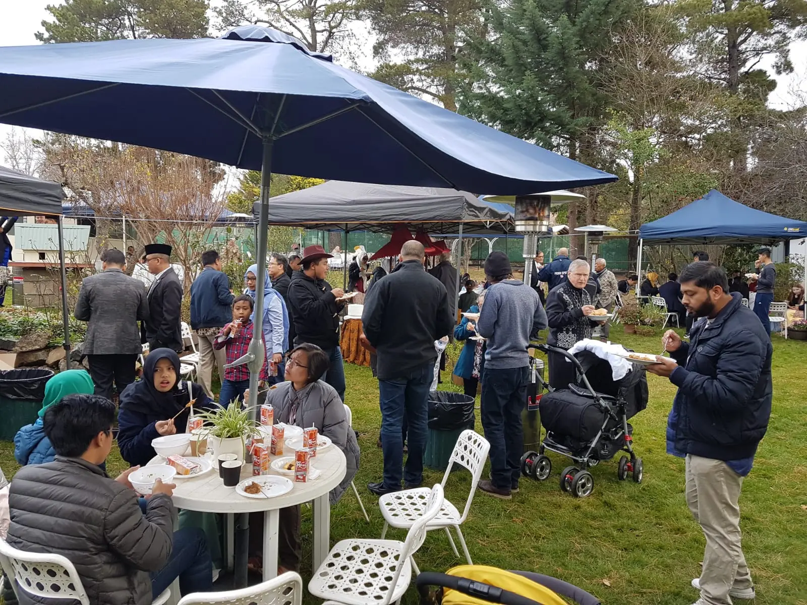 Suasana open house di kediaman Dubes RI untuk Australia, Yohanes Kristiarto S. Legowo yang diadakan pada Jumat, 15 Juni 2018. (KBRI Australia)