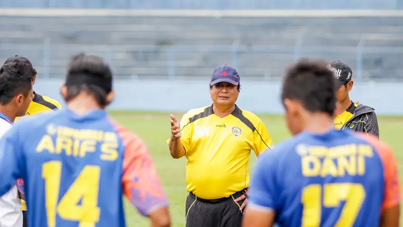 Pelatih Suharno dan Arema Cronus