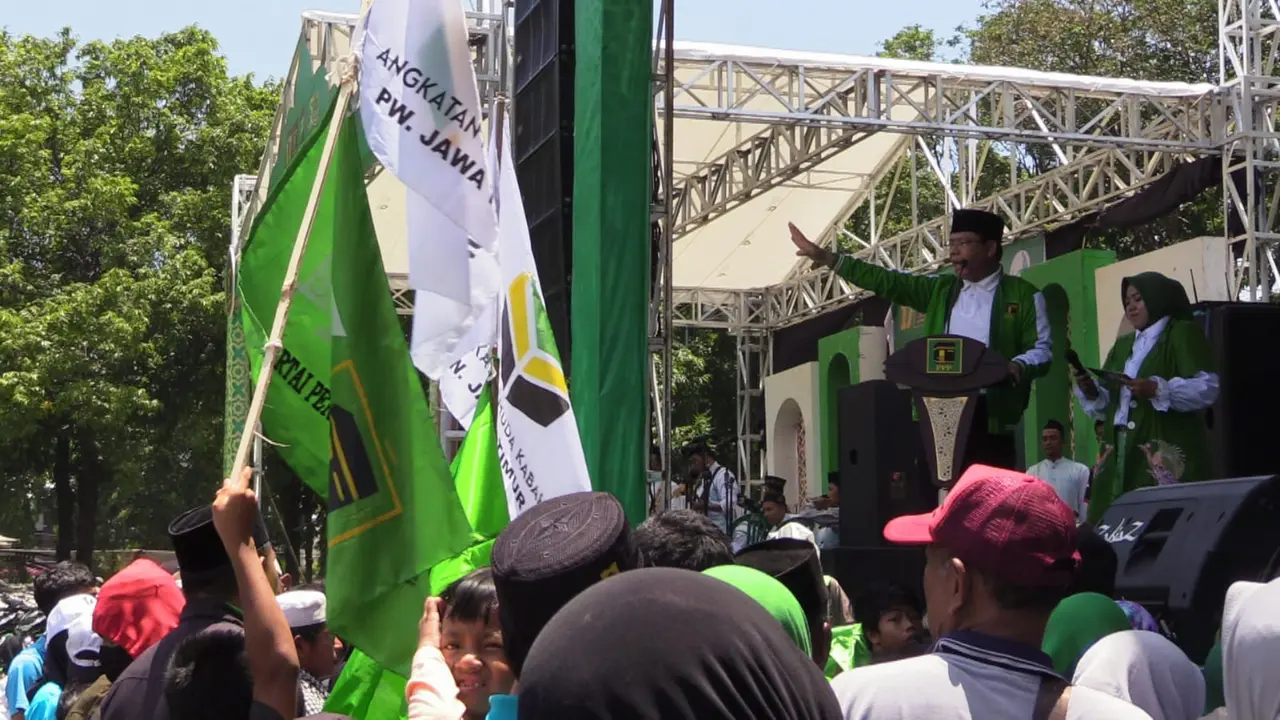 Plt Ketua Umum Partai Persatuan Pembangunan (PPP) Muhamad Mardiono menghadiri jalan sehat santri yang digelar DPC PPP Kabupaten Situbondo. (Istimewa)