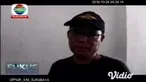 Warga mendatangi sebuah rumah di Desa Kawangrejo, Jember, Jawa Timur setelah tersebar informasi seorang wanita muda didapati tewas di kamarnya.