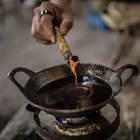 Swara Gembira ajak kaum muda Indonesia untuk mencintai dan menghargai batik (pexels.com/Rizky Rafael)