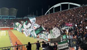 Stadion Maguwoharjo dipastikan bakal kembali bergemuruh. Salah satu kelompok suporter PSS Sleman, Brigata Curva Sud (BCS) . (Bola.com/Ana Dewi)