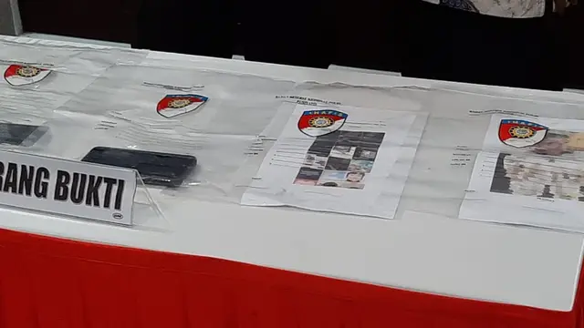Barang bukti kasus video mesum pelajar Balikpapan.