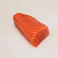 Daging filet termasuk salmon memang mudah diolah karena jenis daging ini tanpa tulang maupun duri (Foto: Unsplash.com/Abstral Official)