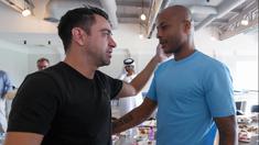 Momen haru mewarnai perpisahan Xavi Hernandez dengan seluruh komponen Al Saad SC seiring keputusannya untuk kembali ke Barcelona sebagai pelatih. (Photo by Qatar's Al-Sadd Club Website / AFP)