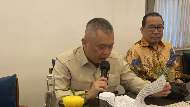 Menteri Perhubungan (Menhub) Dudy Purwagandhi dalam konferensi pers di Jakarta Selatan, Jumat (26/6/2026). (Liputan6.com/Christian)