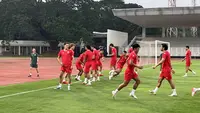 Sebanyak 21 pemain telah mengikuti latihan pertama Timnas Indonesia di Stadion Madya, Jakarta Pusat, pada Selasa (22/9/2026) sore WIB untuk FIFA ASEAN Cup 2026. (Bola.com/Muhammad Adiyaksa)
