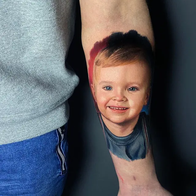 Seniman Ini Buat Tato Wajah Terlihat Sangat Nyata, 7 Hasilnya Mengagumkan