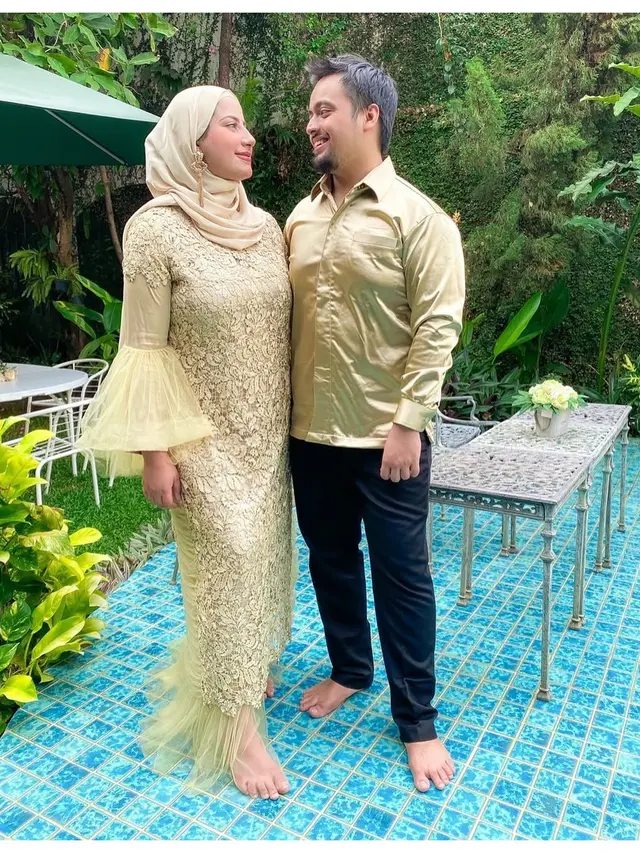 6 Inspirasi Outfit Gamis Brokat ala Tasyi Athasyia, Gaya Berkelas di Usia 30-an