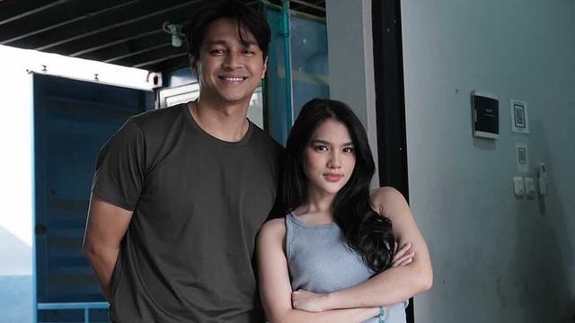 Deva Mahenra dan Davina Karamoy