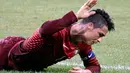 Namun Bento juga tampaknya harus berjaga terhadap kondisi Ronaldo yang belum pulih seratus persen. Ia menarik pemain Real Madrid ini pada menit 65 dan menggantikannya dengan rekan satu klub, Pepe, Rabu (11/6/2014) (Reuters/RAY STUBBLEBINE)