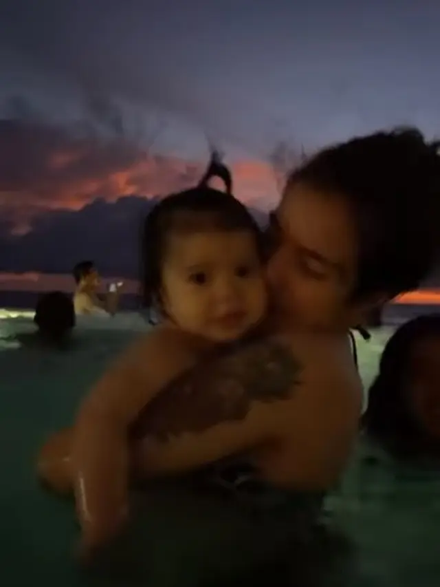 Sheila Marcia dan putranya