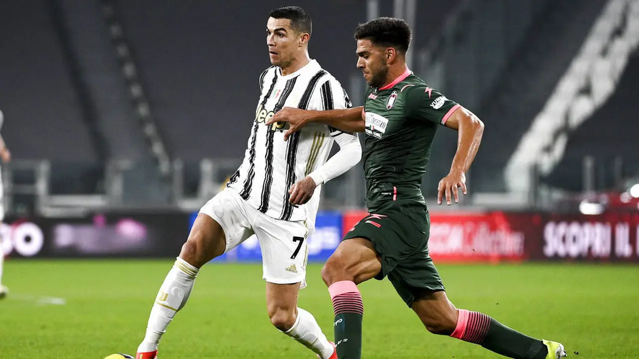 FOTO: Cristiano Ronaldo Borong Dua Gol, Juventus Gilas Crotone