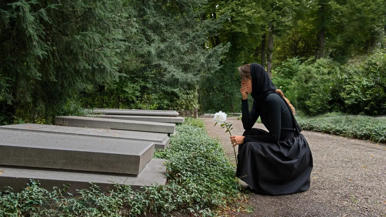 Ilustrasi dukacita, makam, ziarah