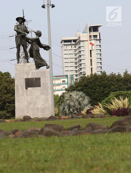 Kondisi kawasan Taman Tugu Tani, Jakarta, Rabu (9/1). Lima taman yang akan direvitalisasi Pemprov DKI pada tahun ini adalah Taman Tebet, Taman Puring, Taman Tugu Tani, Taman Mataram, dan Taman Langsat. (Liputan6.com/Helmi Fithriansyah)