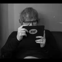 Ed Sheeran merasa terlalu terfokus dengan handphone. Ia pun hiatus sosial media selama satu tahun. Setelah kembali ke sosial media, ia pun memutuskan untuk berhenti main Twitter. (instagram/teddysphotos)